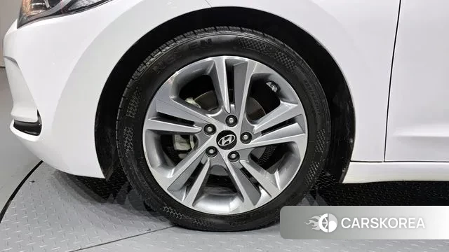 Hyundai Avante AD id 3568535 из Кореи 15