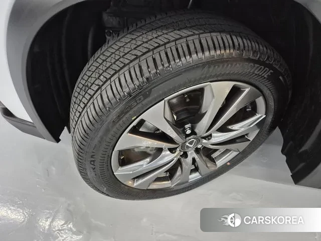 Lexus UX300h id 3185176 из Кореи 15