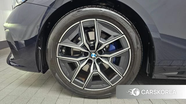 BMW 5 Series (G60) id 4360116 из Кореи 27