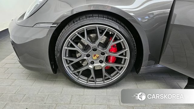 Porsche 911(992) id 4361671 из Кореи 25