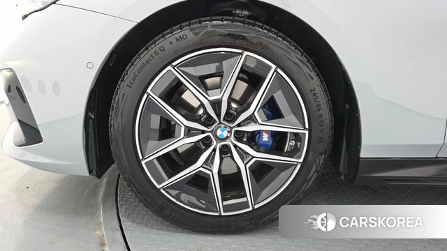 BMW 5 Series (G60) id 4342869 из Кореи 15