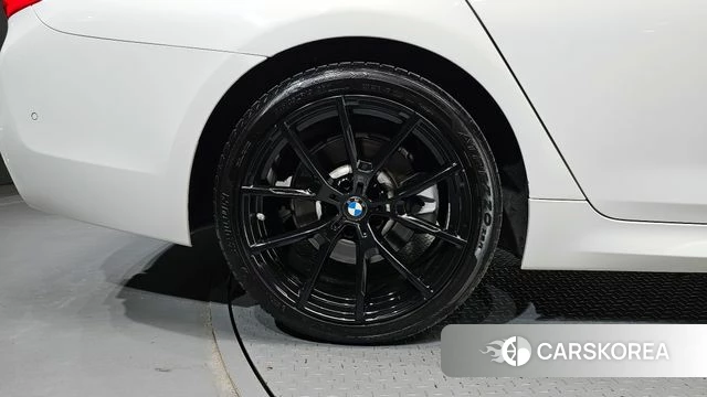 BMW 5 Series (G30) id 3899979 из Кореи 15