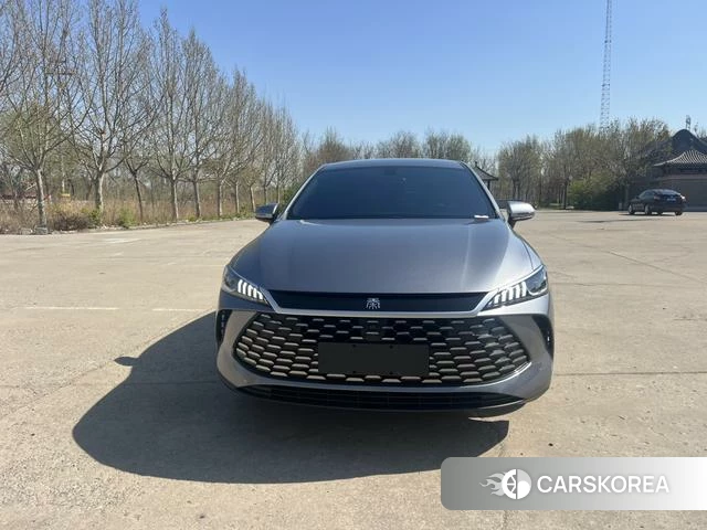 BYD Qin PLUS DM 2025 Темно-серый из Китая, фото 5
