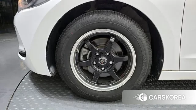 Hyundai Avante AD id 3034392 из Кореи 15