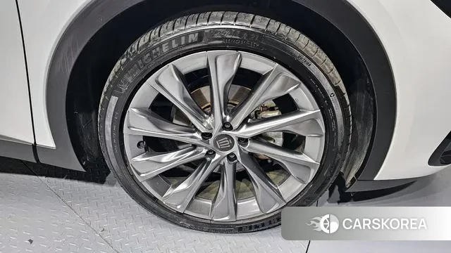 Toyota Crown Crossover id 3533354 из Кореи 15