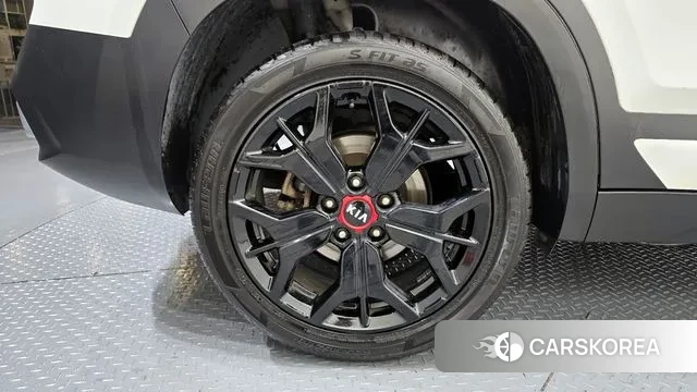 Kia Seltos id 3593047 из Кореи 15