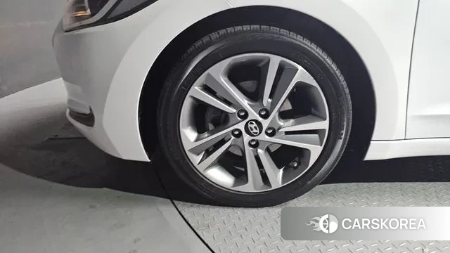 Hyundai Avante AD id 3627311 из Кореи 15