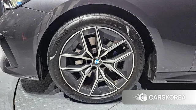 BMW 5 Series (G60) id 3745365 из Кореи 15