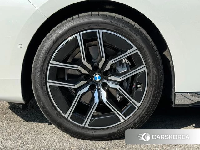 BMW 7 Series (G70) id 4291809 из Кореи 15