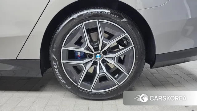 BMW 5 Series (G60) id 3763314 из Кореи 15