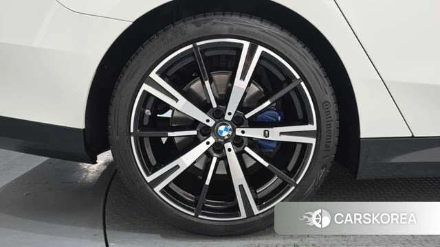 BMW 5 Series (G60) id 4649628 из Кореи 15
