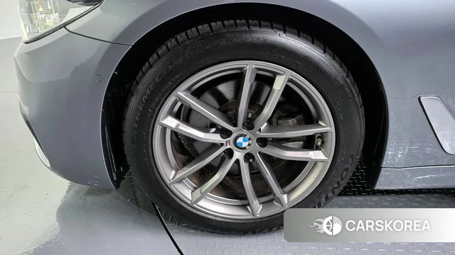 BMW 5 Series (G30) id 4188215 из Кореи 27