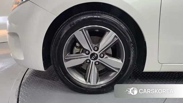 Kia The New K3 id 3259623 из Кореи 15