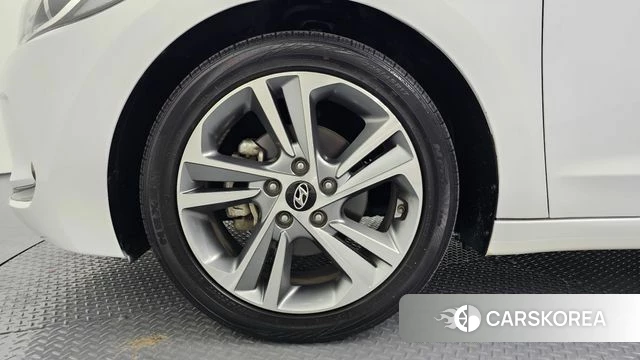 Hyundai Avante AD id 4188711 из Кореи 25