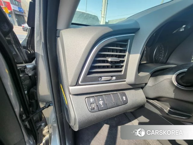 Hyundai Avante AD id 3854009 из Кореи 8