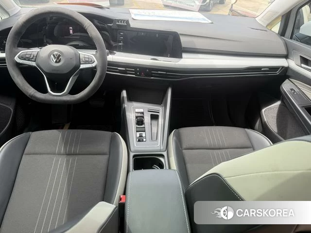 Volkswagen Golf 2023 Белый из Китая, фото 5