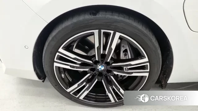 BMW 7 Series (G70) id 3507782 из Кореи 13