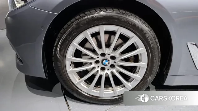 BMW 5 Series (G30) id 3391152 из Кореи 15