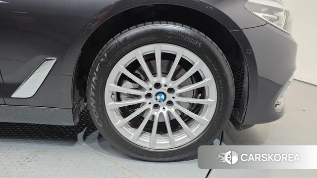 BMW 5 Series (G30) id 4708346 из Кореи 26