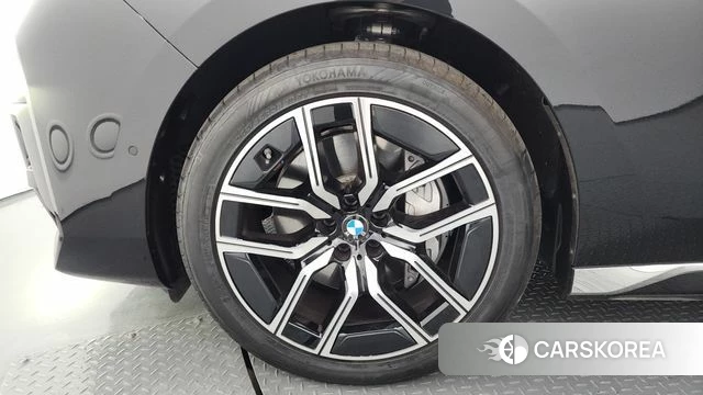 BMW 7 Series (G70) id 4394353 из Кореи 32