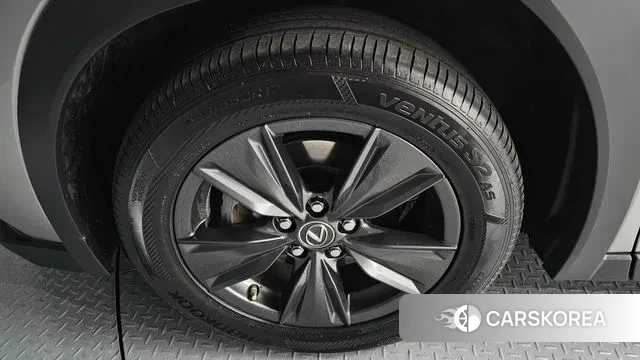 Lexus UX250h id 3330457 из Кореи 15