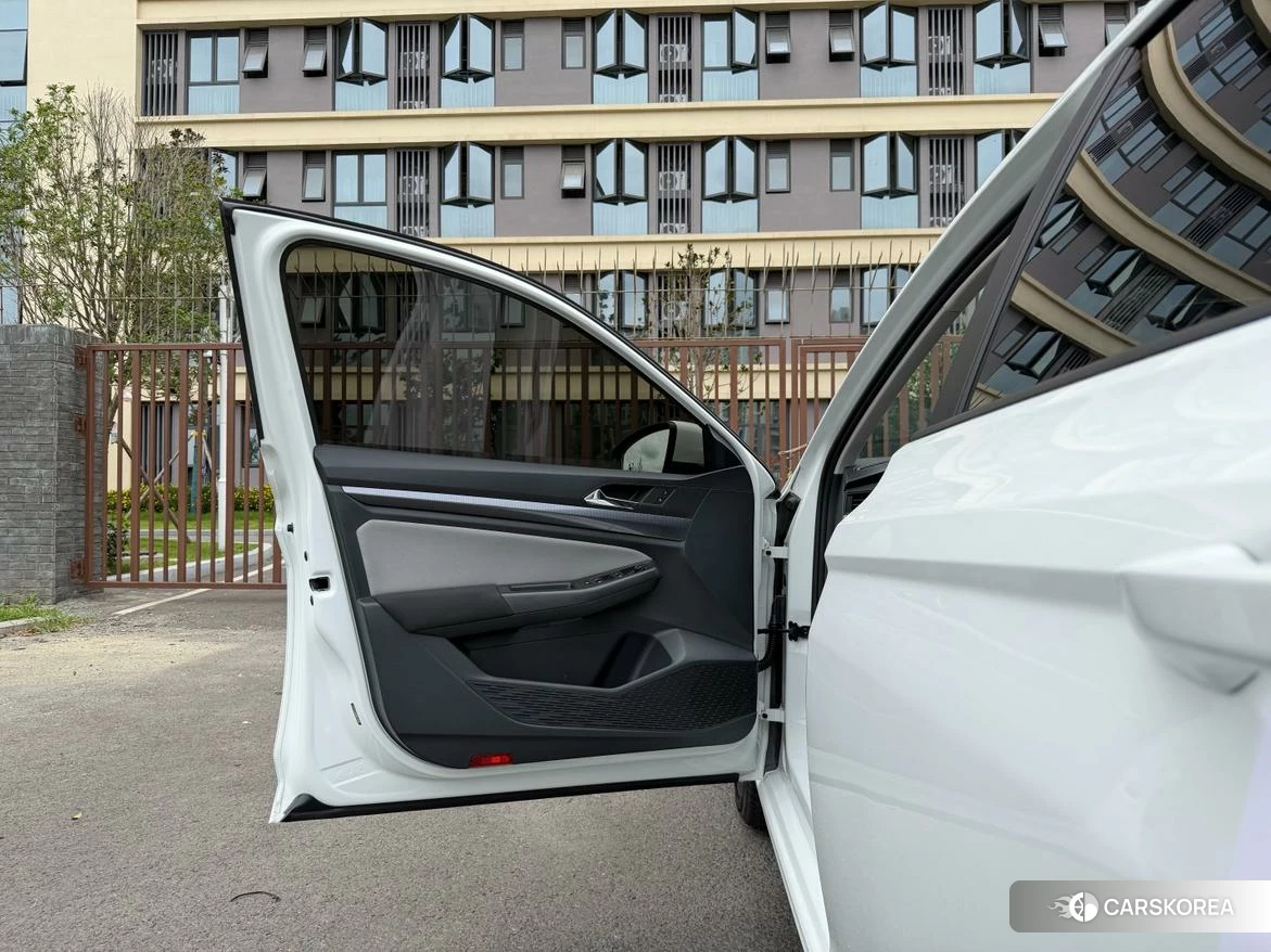 Volkswagen Bora id 4498954 из Китая 16