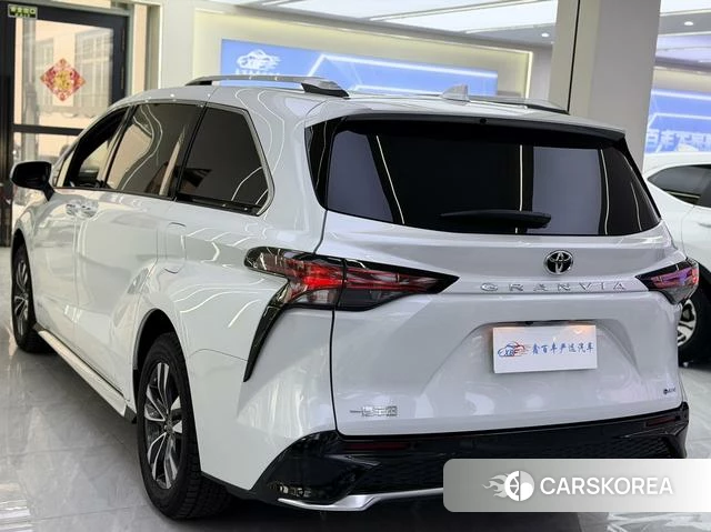Toyota Grevia id 4207620 из Китая 8