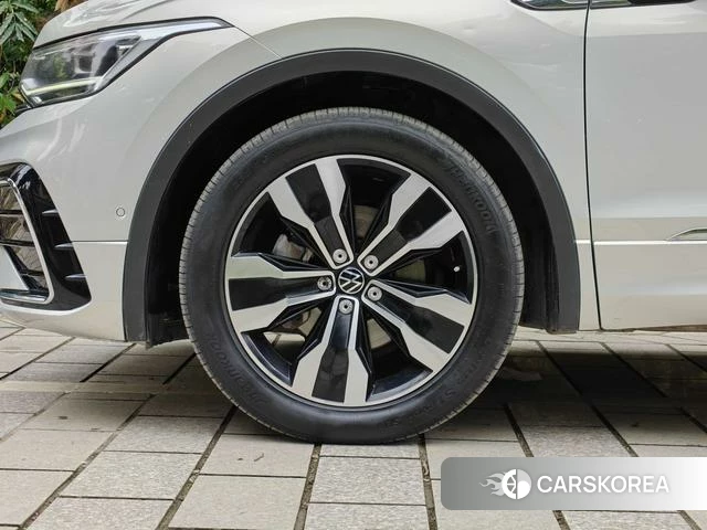Volkswagen Tiguan L id 4290627 из Китая 15
