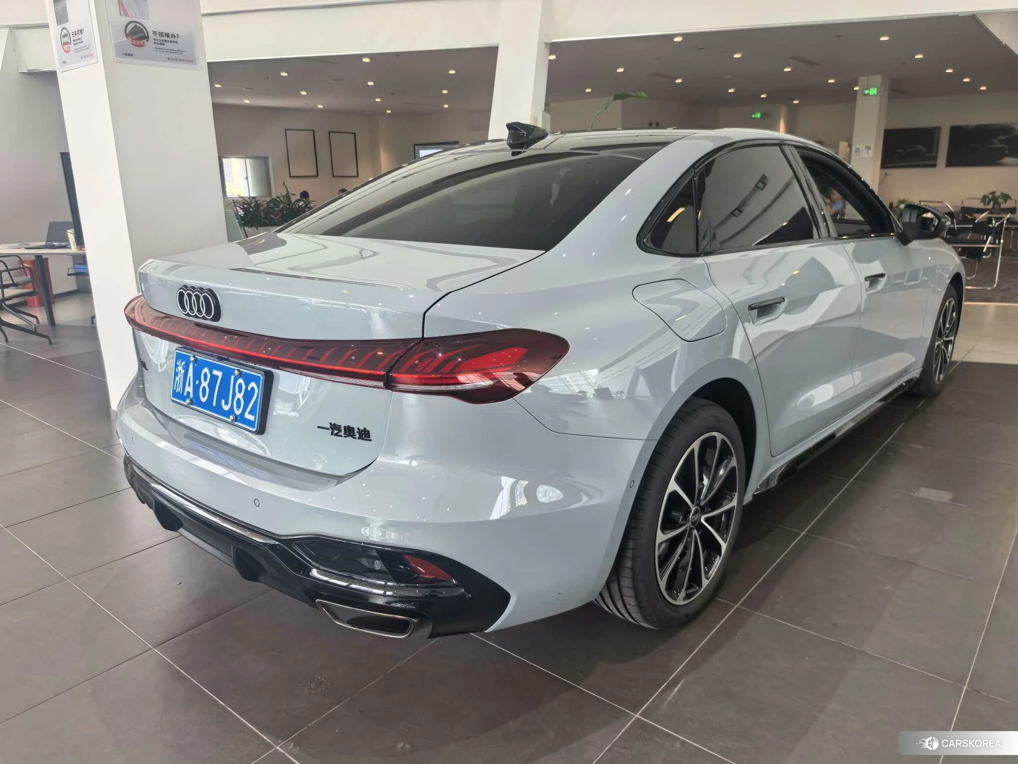 Audi A5L id 4419176 из Китая 14