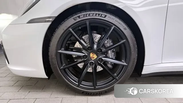 Porsche 911(992) id 3689576 из Кореи 15