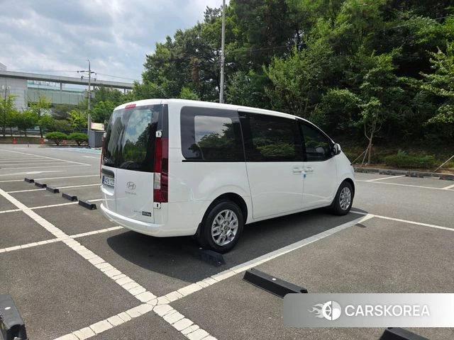 Hyundai Staria id 4577922 из Кореи 15