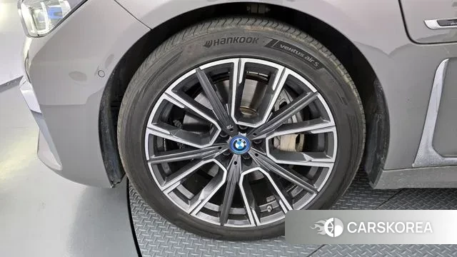 BMW 7 Series (G11) id 3348872 из Кореи 15