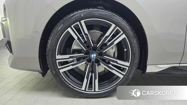 BMW i7 (G70) id 3864017 из Кореи 15