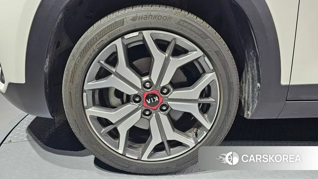Kia Seltos id 4390197 из Кореи 32