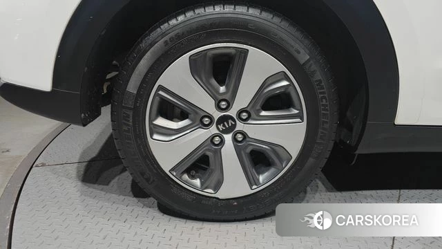 Kia Niro id 4732921 из Кореи 25