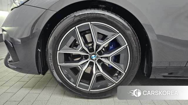 BMW 5 Series (G60) id 3896647 из Кореи 15