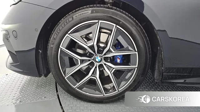 BMW 5 Series (G60) id 3353691 из Кореи 15