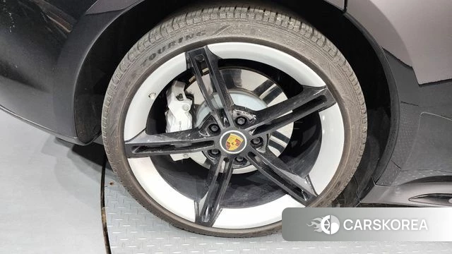 Porsche Taycan id 4292990 из Кореи 15