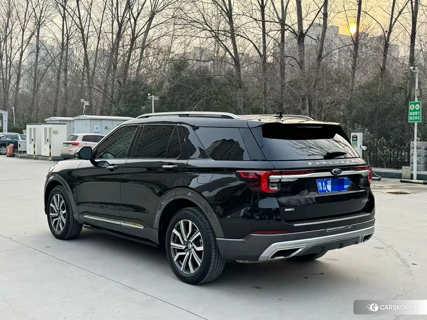 Ford Explorer 2024 Черный из Китая, фото 5