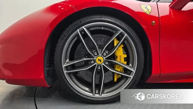 Ferrari 488 GTB id 3449813 из Кореи 15