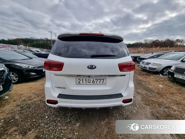 Kia The New Carnival id 2211914 из Кореи 13