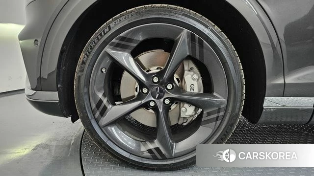 Genesis GV70 id 3825679 из Кореи 15