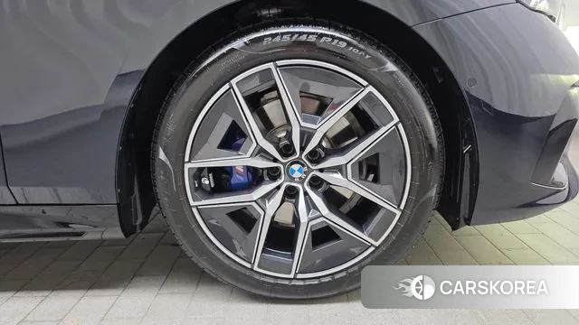 BMW 5 Series (G60) id 3486839 из Кореи 15