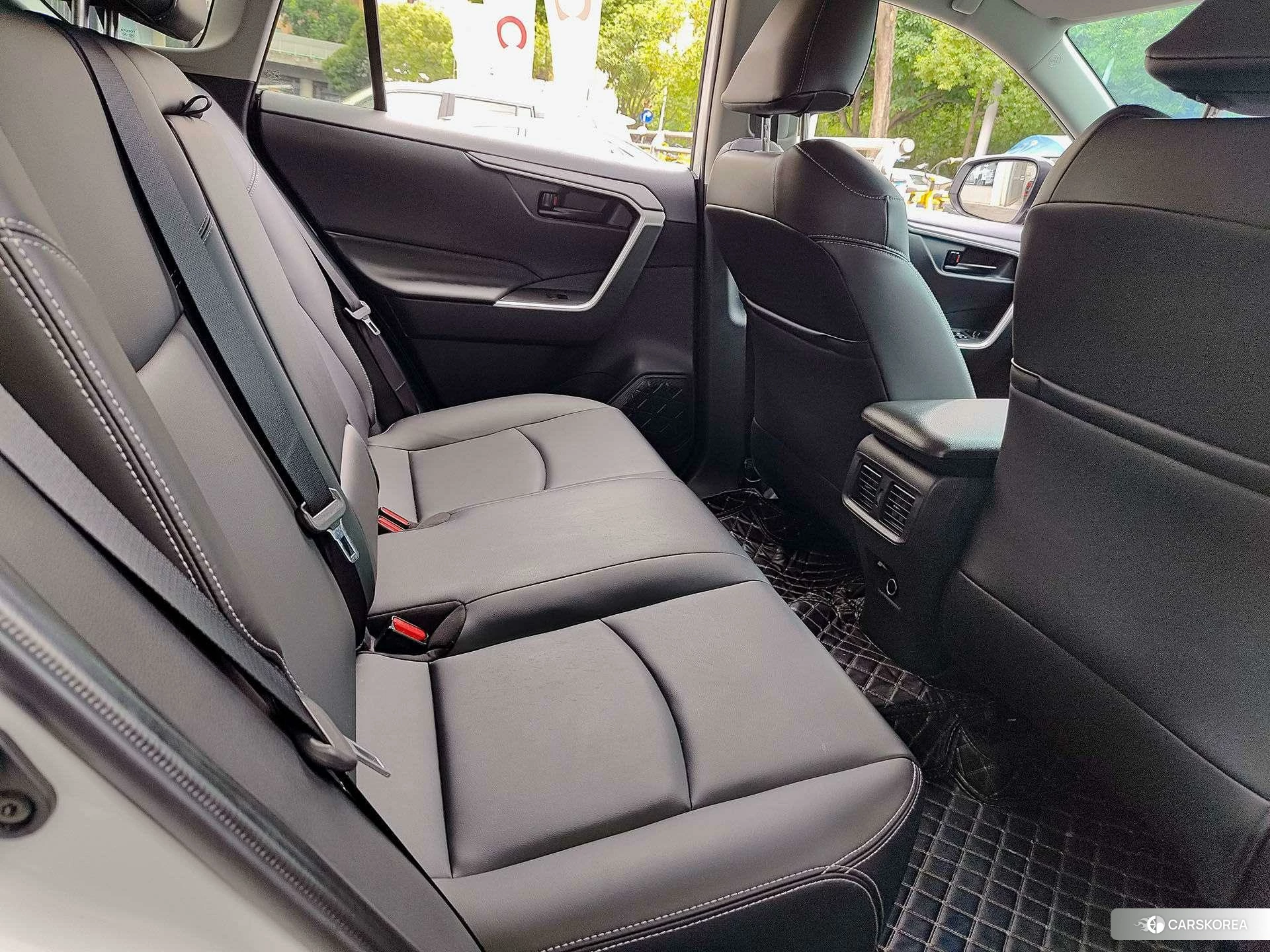 Toyota RAV4 Rongfang 2023 Белый из Китая, фото 6