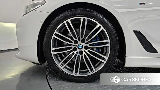 BMW 5 Series (G30) id 4918513 из Кореи 31