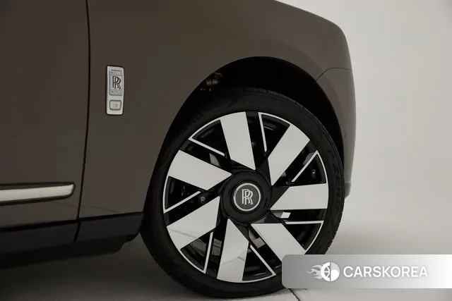 Rolls-Royce Cullinan id 3382883 из Кореи 15