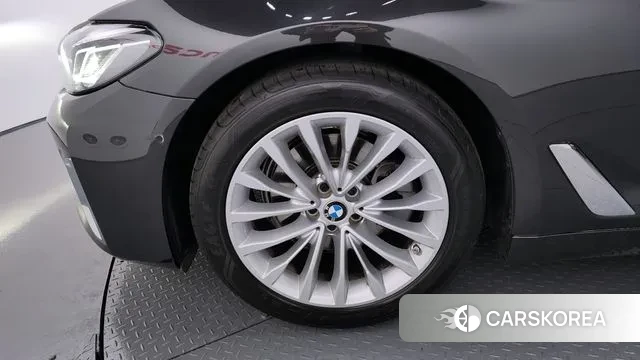 BMW 5 Series (G30) id 3606662 из Кореи 15