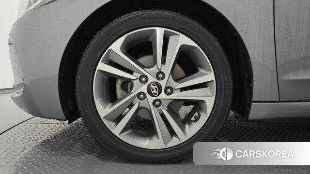 Hyundai Avante AD id 4610559 из Кореи 15