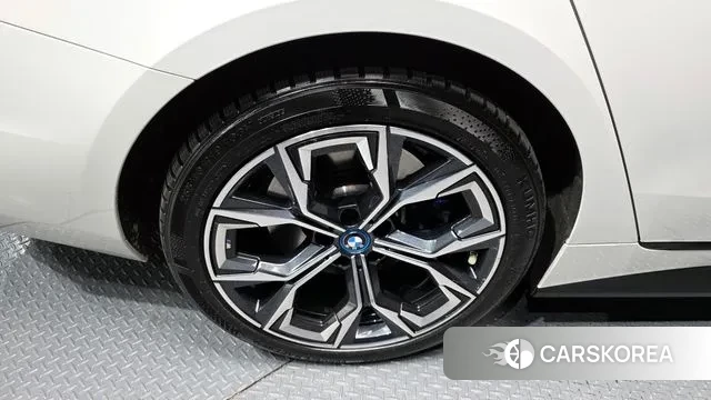 BMW i4 id 3410680 из Кореи 15