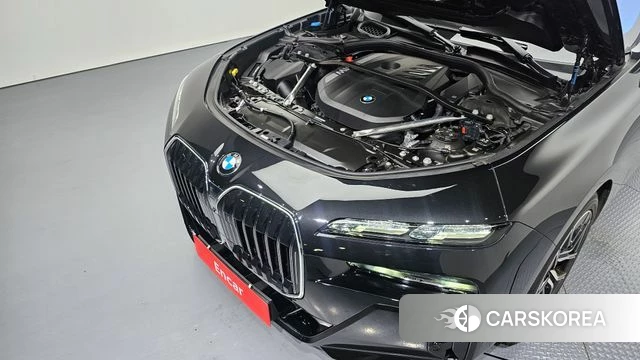 BMW 7 Series (G70) id 4408153 из Кореи 27
